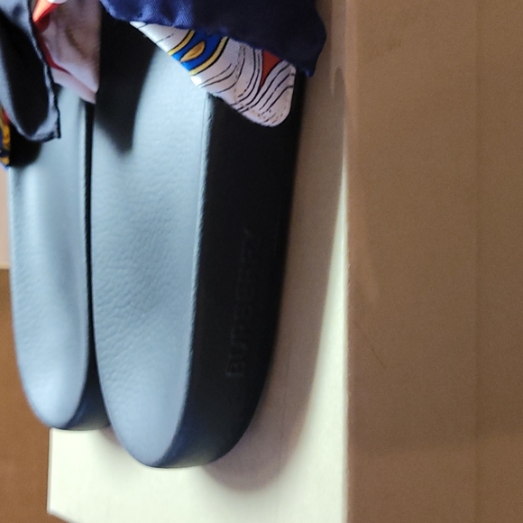 Burberry Slides- Brand New in box! - Picture 3 of 6